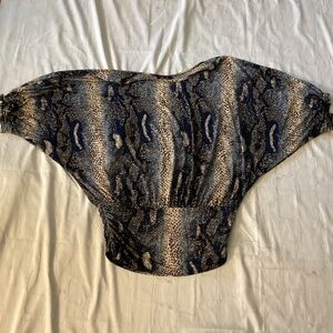 Boat Neck Top With Side Shirring (Color: Navy Blue) Size: Large ( PREOWNED)